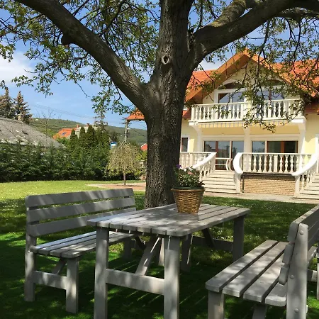 Csok Apartmanhaz Lägenhet