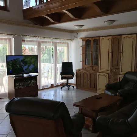 Csok Apartmanhaz شقة